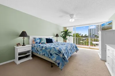 Opens to balcony