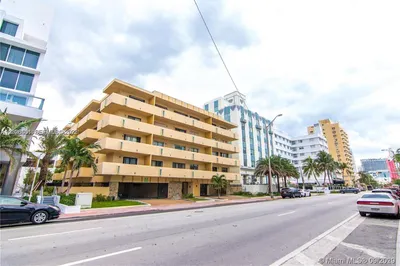2924 Collins Ave #301 1