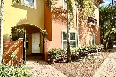 2851 W Prospect Road #1102 1