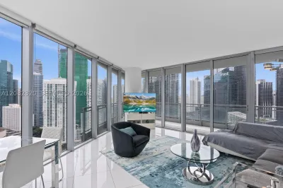 92 SW 3rd St #3501 1