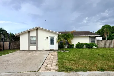 180 SW 32nd Terrace 1