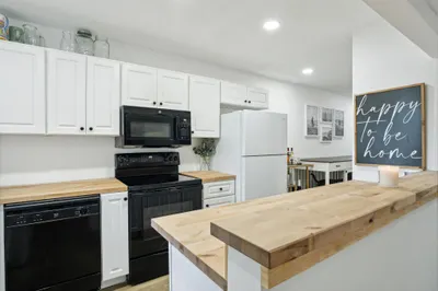 126 Sparrow Drive #7a 1