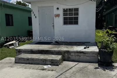 2125 W 5th Ave 1
