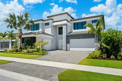 9435 Royal Woods Manor 1