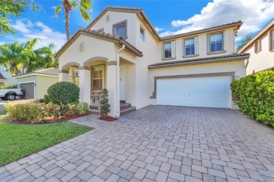 1270 W Magnolia Cir 1