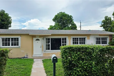 580 W 34th Pl 0 1
