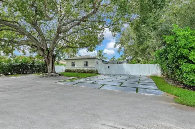 11102 NE 9th Ct 1