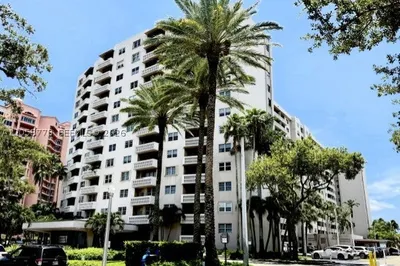 90 Edgewater Dr #515 1
