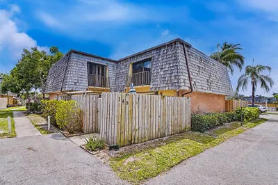 149 Lake Arbor Drive 1