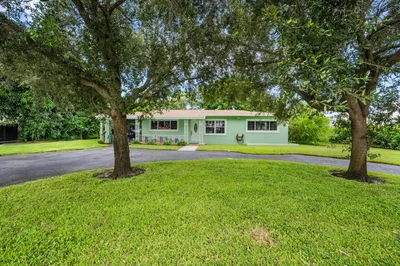 6400 Carambola Circle 1