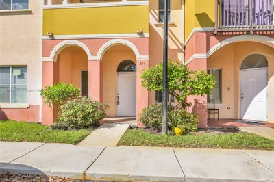 804 N Santa Catalina Cir #804