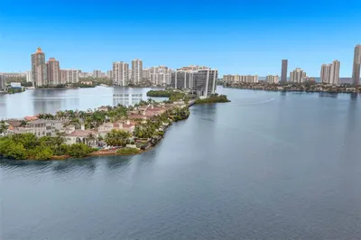 2800 Island Blvd #1802 1