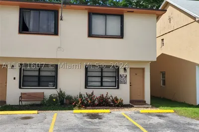 408 NE 18th Ave #14 1