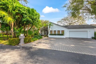 5800 SW 33rd Ter 1