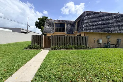 37 Lake Arbor Drive 1