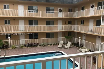 7910 Taft St #214 1