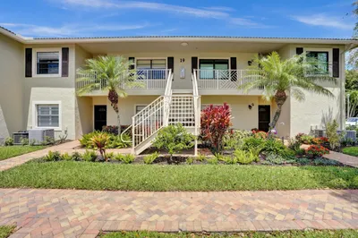 19 STRATFORD Drive E #Unit F 1