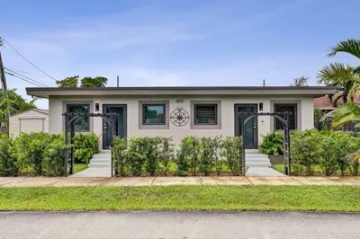 800 N 59th Avenue #1-2 1