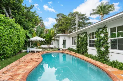 156 Peruvian Avenue 1