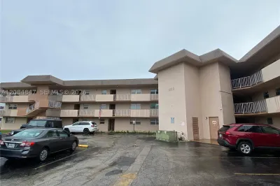 1200 Tallwood Ave #102 1