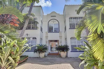 1127 Euclid Ave #207 1