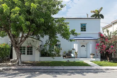 821 Espanola Way 1