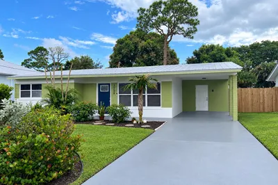 3156 SE Mimosa Street 1