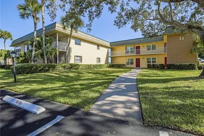 36 Vista Gardens Trail #103 1