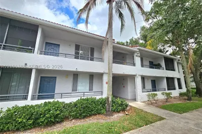 841 Lyons Rd #24205 1