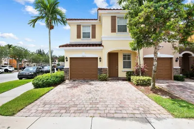 12430 Emerald Creek Mnr 1