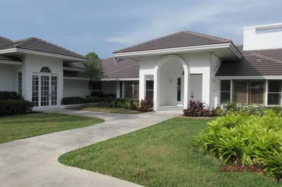 605 Atlantis Estates Way 1
