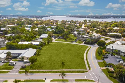 943 NW Spruce Ridge Dr Stuart-large-004-