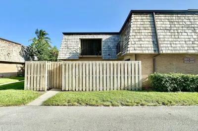 255 Lake Arbor Drive 1