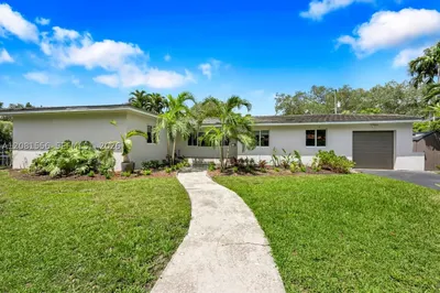 6610 Santona St 1