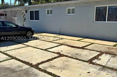 10665 SW 6 St 1
