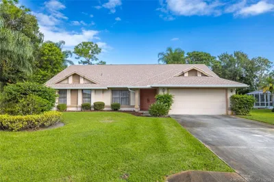 1873 SW Hunters Club Way 1