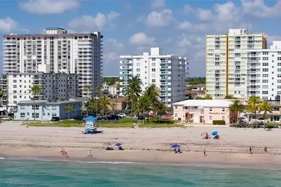 1701 S Ocean Dr #702 1