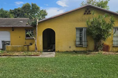 1160 Fernlea Drive 1