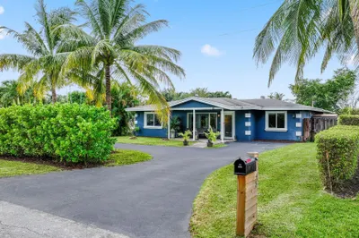 445 NW 5th Ave 1