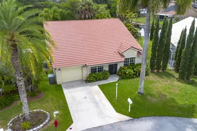 11140 Lakeaire Circle 1