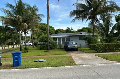 105 4TH Street #105 1