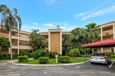 7472 La Paz Boulevard #304 1
