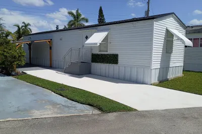 8517 SW 17th Court 1