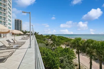 7135 Collins Ave #1125 1