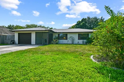 2374 SE Marseille Street 1