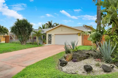 6821 19th Drive S 1