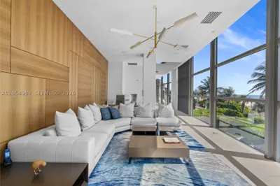 5875 Collins Ave #401 1