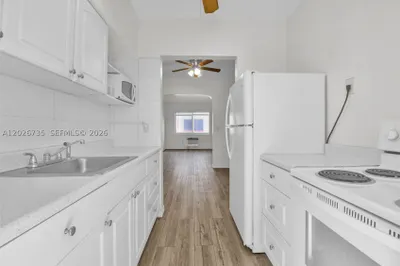 1135 Euclid Ave #202 1