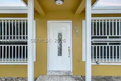 873 SW 10th St 1