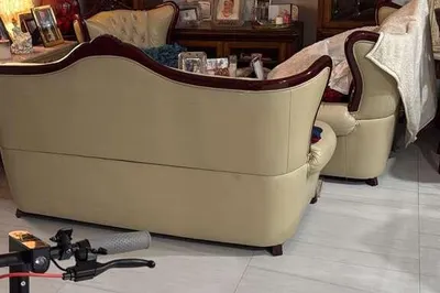 LIVINGROOM
